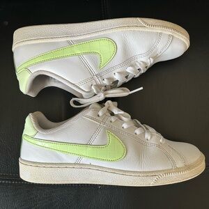 Nike Court Royale Women’s Shoes